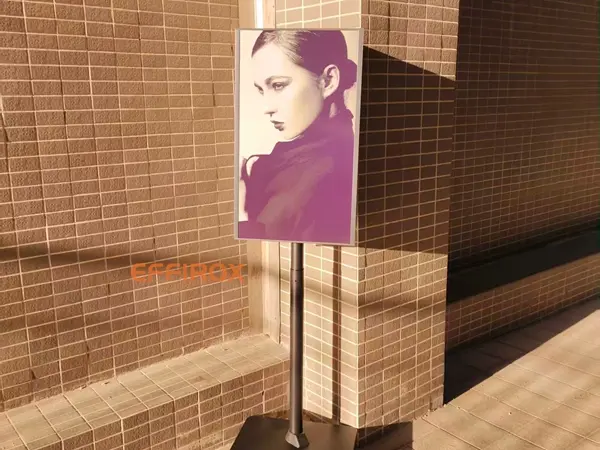 31.5 inch e-ink display